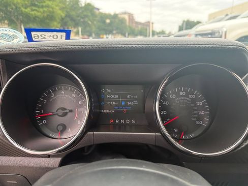 Used 2015 Ford Mustang Coupe RWD image 2