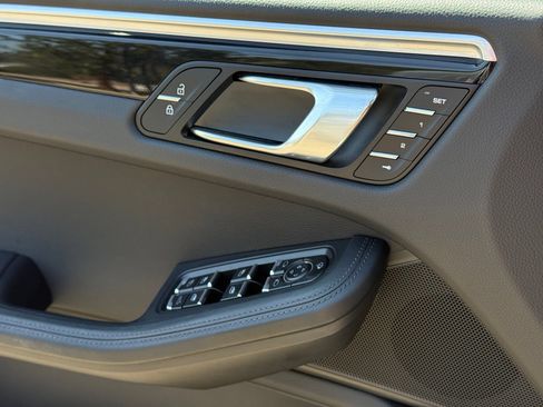 Certified 2023 Porsche Macan Turbo AWD/4WD image 29