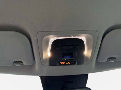 Used 2024 Toyota Corolla Cross L FWD image 27