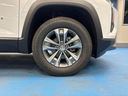 New 2026 Chevrolet Equinox LT w/ Convenience Package II FWD image 3