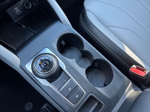 Used 2025 Ford Escape Platinum w/ Premium Technology Package image 25