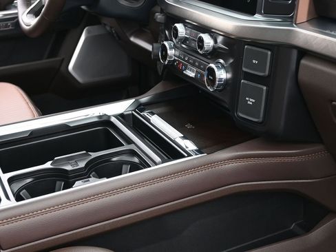 Used 2025 Ford F350 King Ranch w/ Chrome Package image 37