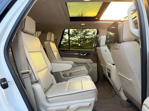 Used 2021 GMC Yukon Denali w/ Denali Ultimate Package AWD/4WD image 29