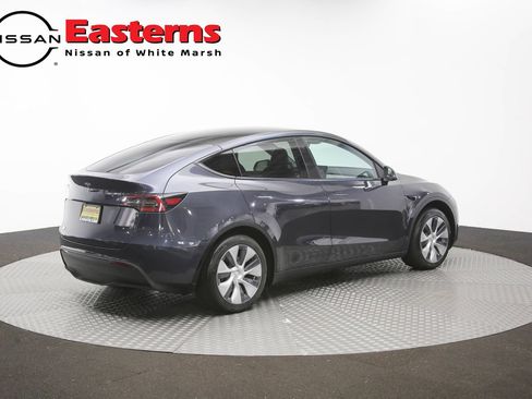 Used 2024 Tesla Model Y 2WD image 31