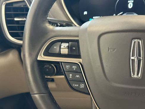 Used 2019 Lincoln Nautilus Reserve image 27