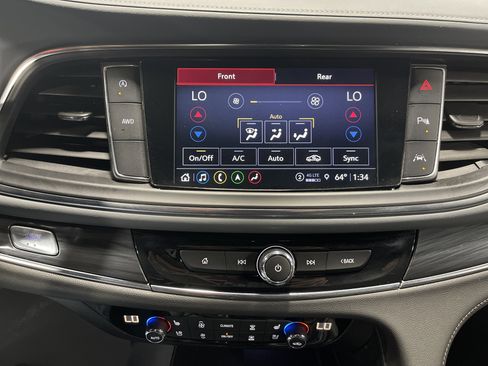 Used 2024 Buick Enclave Premium image 25