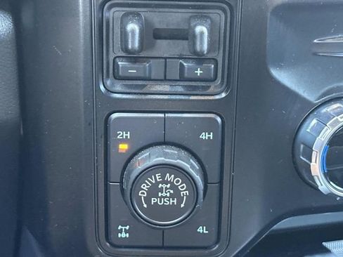 Used 2024 Ford F250 Lariat w/ Lariat Ultimate Package image 32