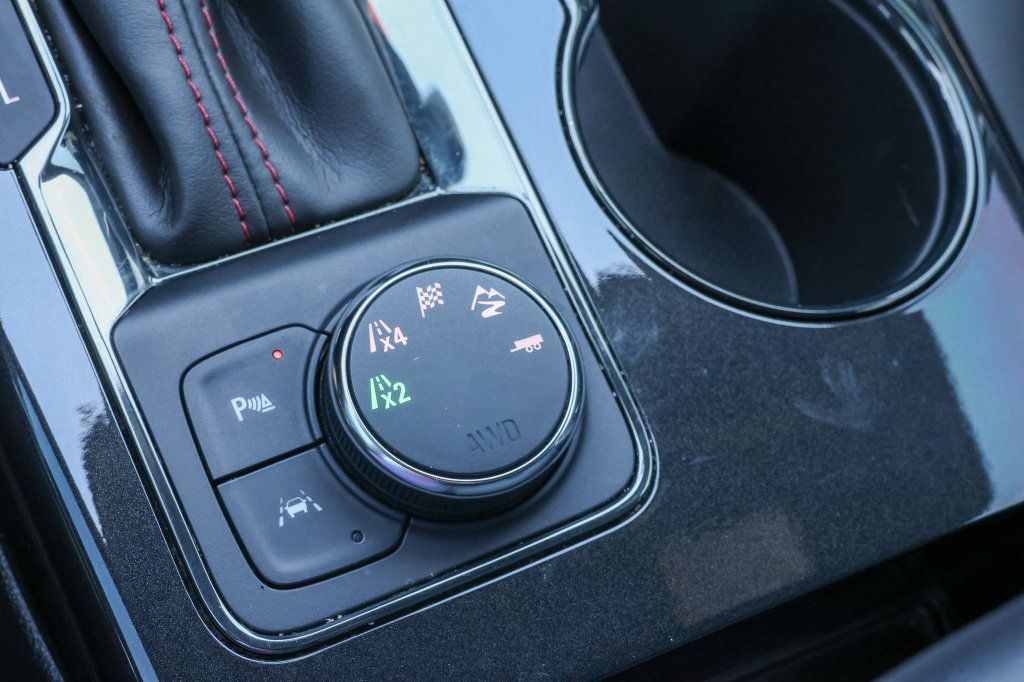 Used 2019 Chevrolet Blazer RS AWD/4WD image 24