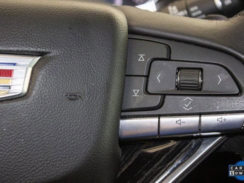 Used 2025 Cadillac XT6 Premium Luxury image 28