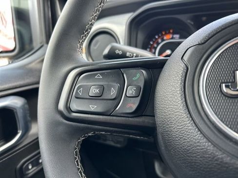 Used 2025 Jeep Wrangler Unlimited Sport AWD/4WD image 39