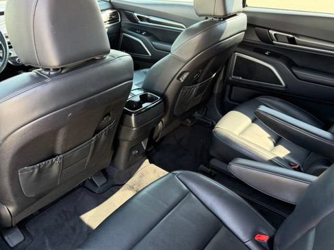 Used 2025 Kia Telluride S AWD/4WD image 25