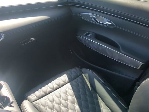 Used 2025 Genesis GV70 3.5T Sport w/ Sport Advanced Package image 16