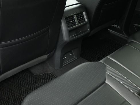 Used 2021 Volkswagen Atlas Cross Sport SE image 19