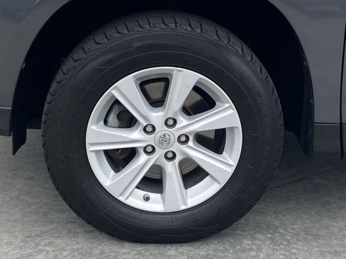 Used 2013 Toyota Highlander Plus FWD image 8
