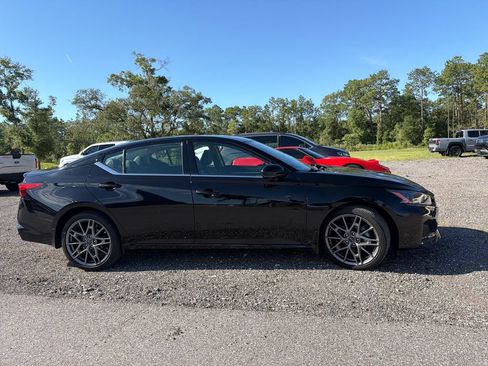 Used 2024 Nissan Altima 2.0 SR FWD image 4