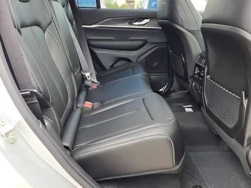 New 2025 Jeep Grand Cherokee Limited w/ MOPAR Finishing Package image 10