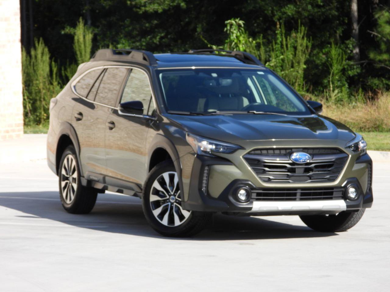 Used 2023 Subaru Outback Limited AWD/4WD image 18