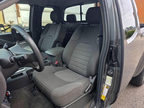 Used 2009 Nissan Frontier SE w/ SE Value Truck Pkg image 13