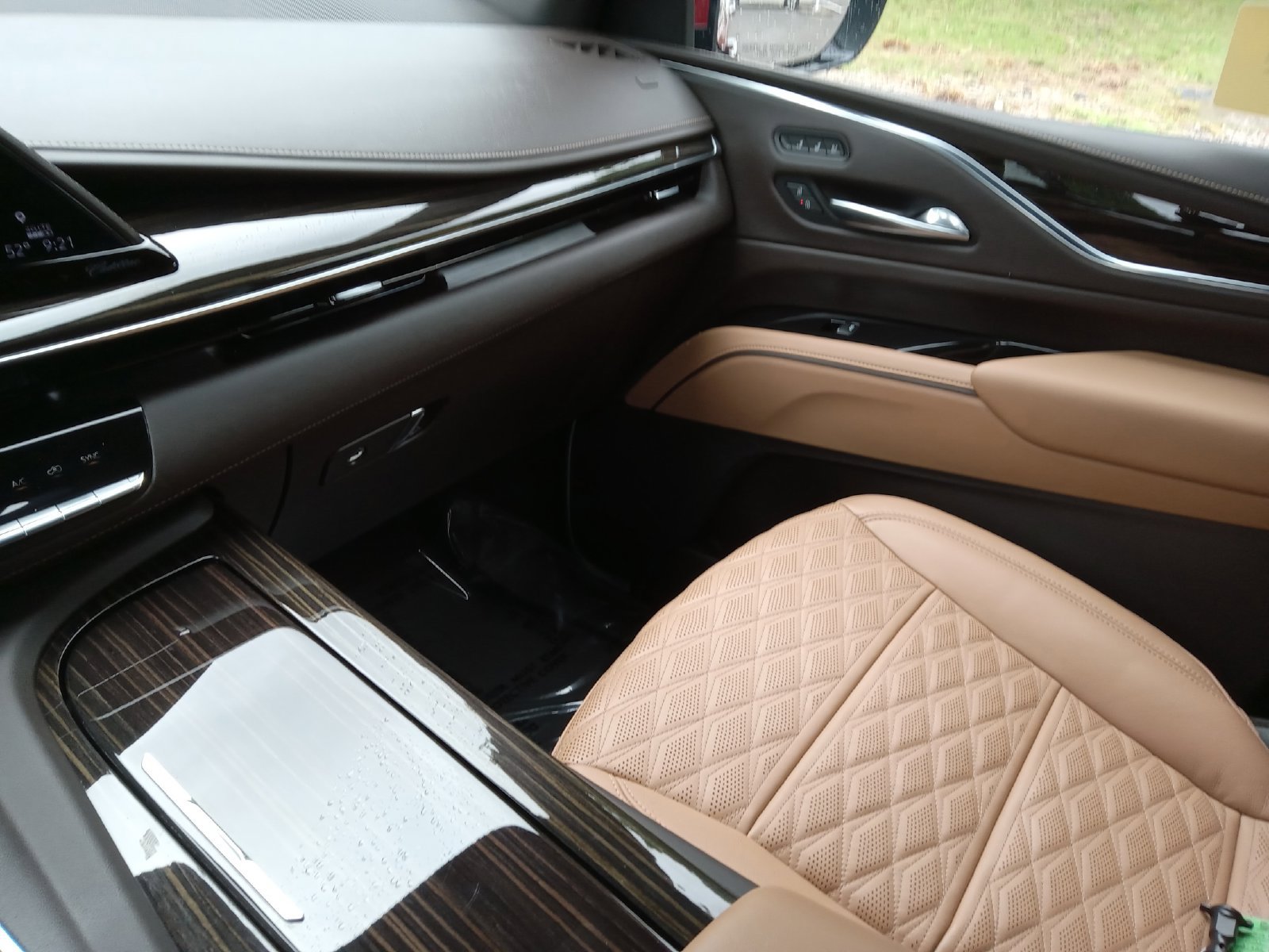 Used 2021 Cadillac Escalade ESV Premium Luxury AWD/4WD image 20