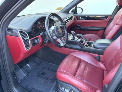 Used 2020 Porsche Cayenne AWD/4WD image 7