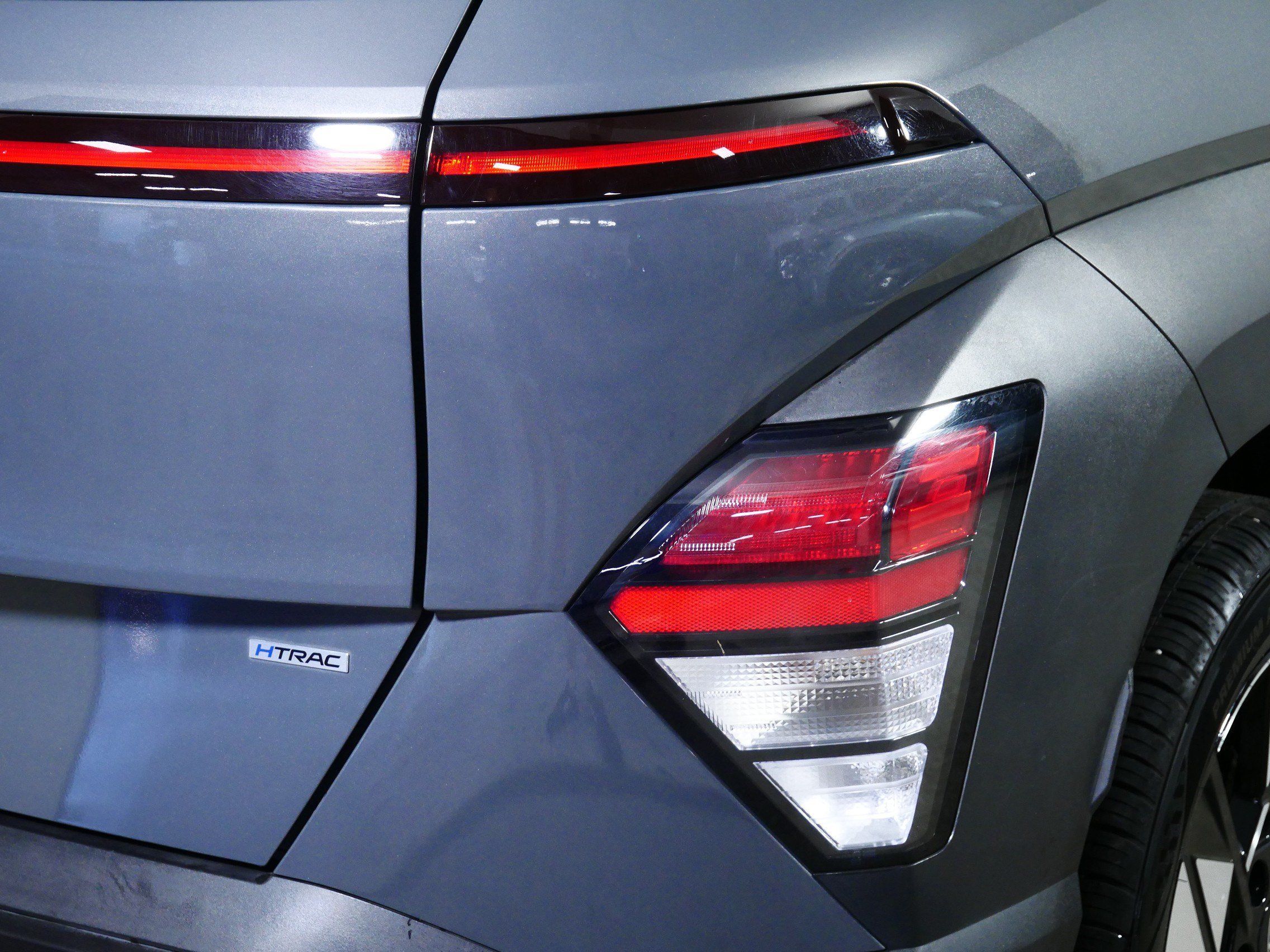 Used 2025 Hyundai Kona SEL AWD/4WD image 17