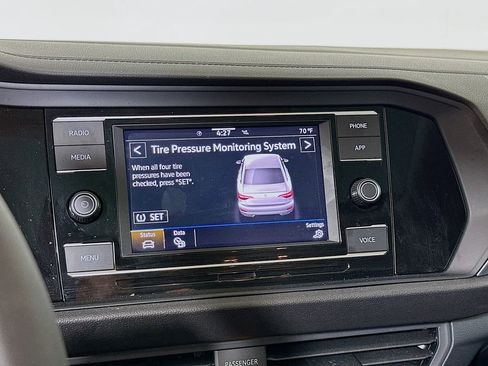 Used 2024 Volkswagen Jetta SE w/ Panoramic Sunroof Package FWD image 13