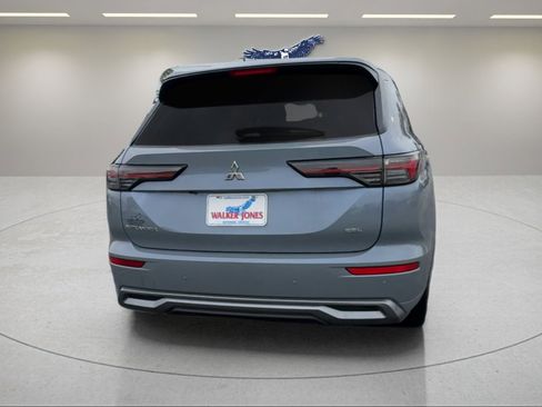 Used 2025 Mitsubishi Outlander SEL image 10