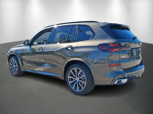 New 2026 BMW X5 xDrive50e w/ M Sport Package image 5