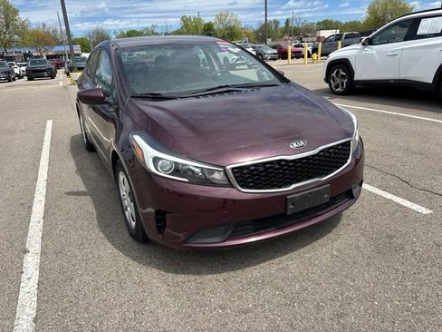 Used 2017 Kia Forte LX FWD image 4
