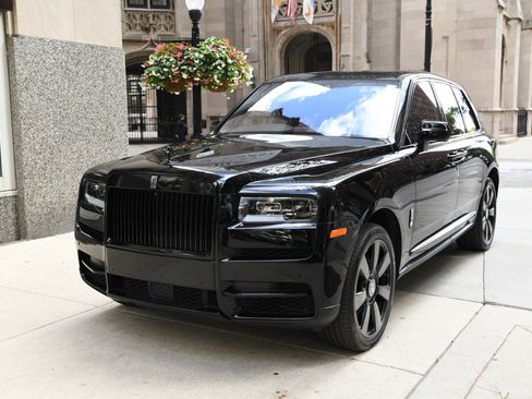 Used 2024 Rolls-Royce Cullinan image 1