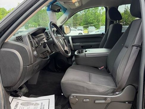 Used 2011 Chevrolet Silverado 2500 LT w/ Interior Plus Package AWD/4WD image 9