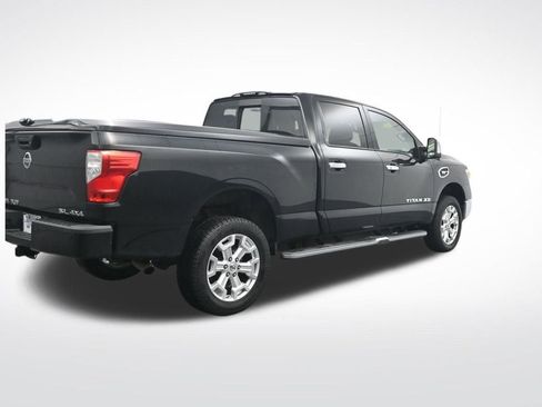 Used 2016 Nissan Titan SL image 6
