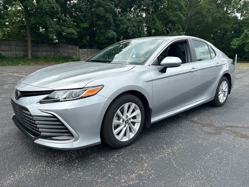 Used 2024 Toyota Camry LE AWD/4WD image 1
