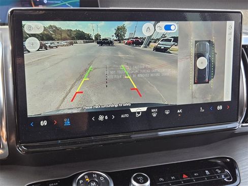 New 2025 Ford Expedition Platinum image 17