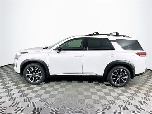 New 2026 Nissan Pathfinder Platinum image 4