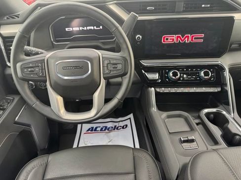 Used 2025 GMC Sierra 2500 Denali w/ Denali Reserve Package AWD/4WD image 21