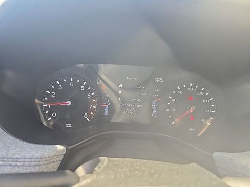 Used 2025 Jeep Compass Latitude AWD/4WD image 8