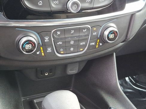 Certified 2023 Chevrolet Traverse LT image 16