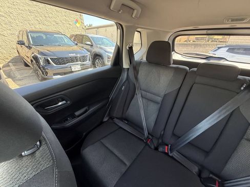 Used 2025 Nissan Rogue SV FWD image 41
