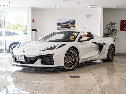Used 2024 Chevrolet Corvette Z06 w/ Stealth Interior Trim Package RWD image 1