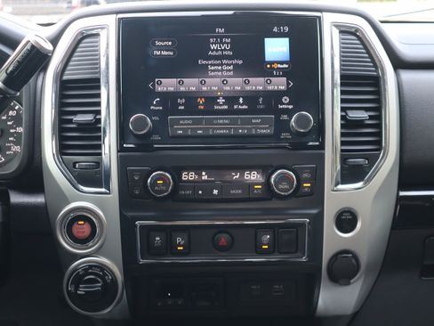 Used 2021 Nissan Titan SV w/ SV Convenience Package AWD/4WD image 14