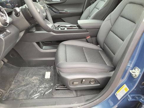 New 2026 Chevrolet Equinox LT w/ Convenience Package II FWD image 10