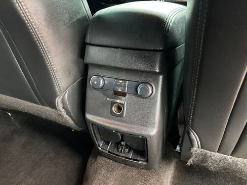 Used 2017 Ford Explorer XLT w/ Equipment Group 202A AWD/4WD image 33