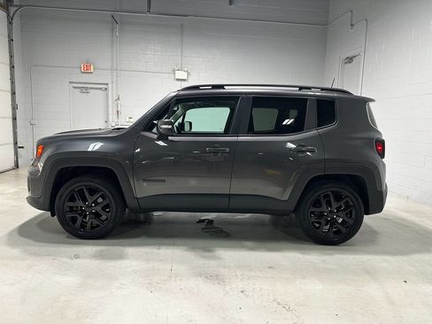 Used 2019 Jeep Renegade Altitude w/ Quick Order Package 2XM AWD/4WD image 18