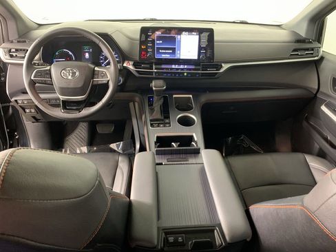 Used 2022 Toyota Sienna XSE FWD image 38