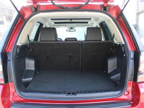 Used 2014 Land Rover LR2 HSE image 37