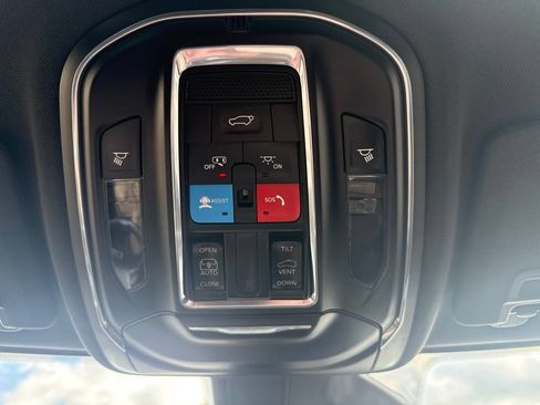 Used 2023 Jeep Grand Cherokee L Laredo AWD/4WD image 51