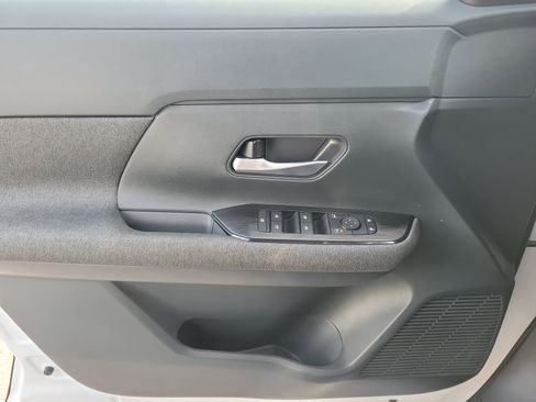 Certified 2025 Nissan Kicks SV image 23