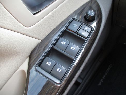 Used 2018 Toyota Sienna XLE Premium image 29