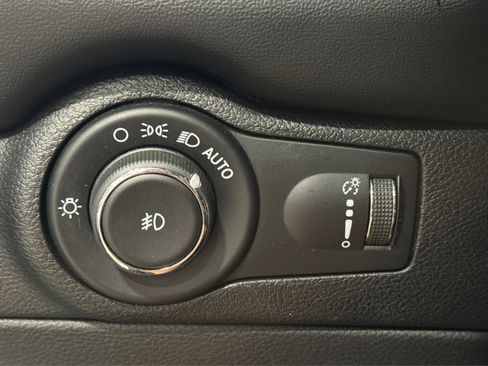 Used 2023 Dodge Durango GT image 21